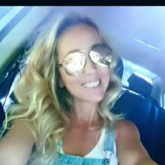 Meet your Posher, Monika - Picture 2 of 2